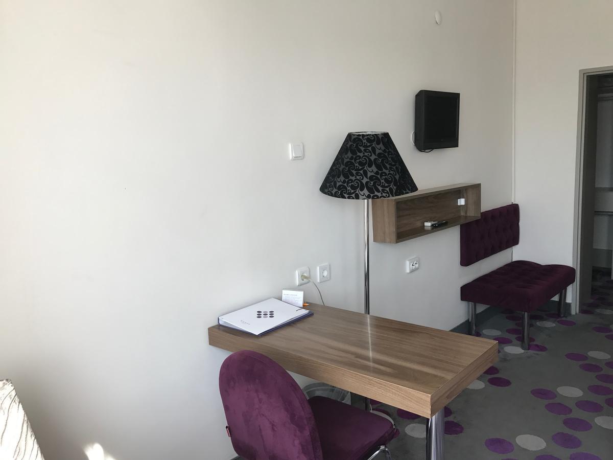 Hande Hotel Mustafakemalpaşa Екстериор снимка