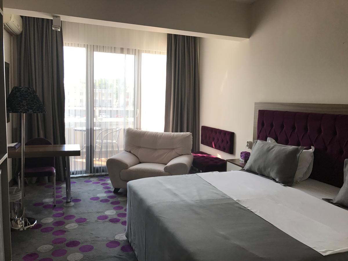 Hande Hotel Mustafakemalpaşa Екстериор снимка