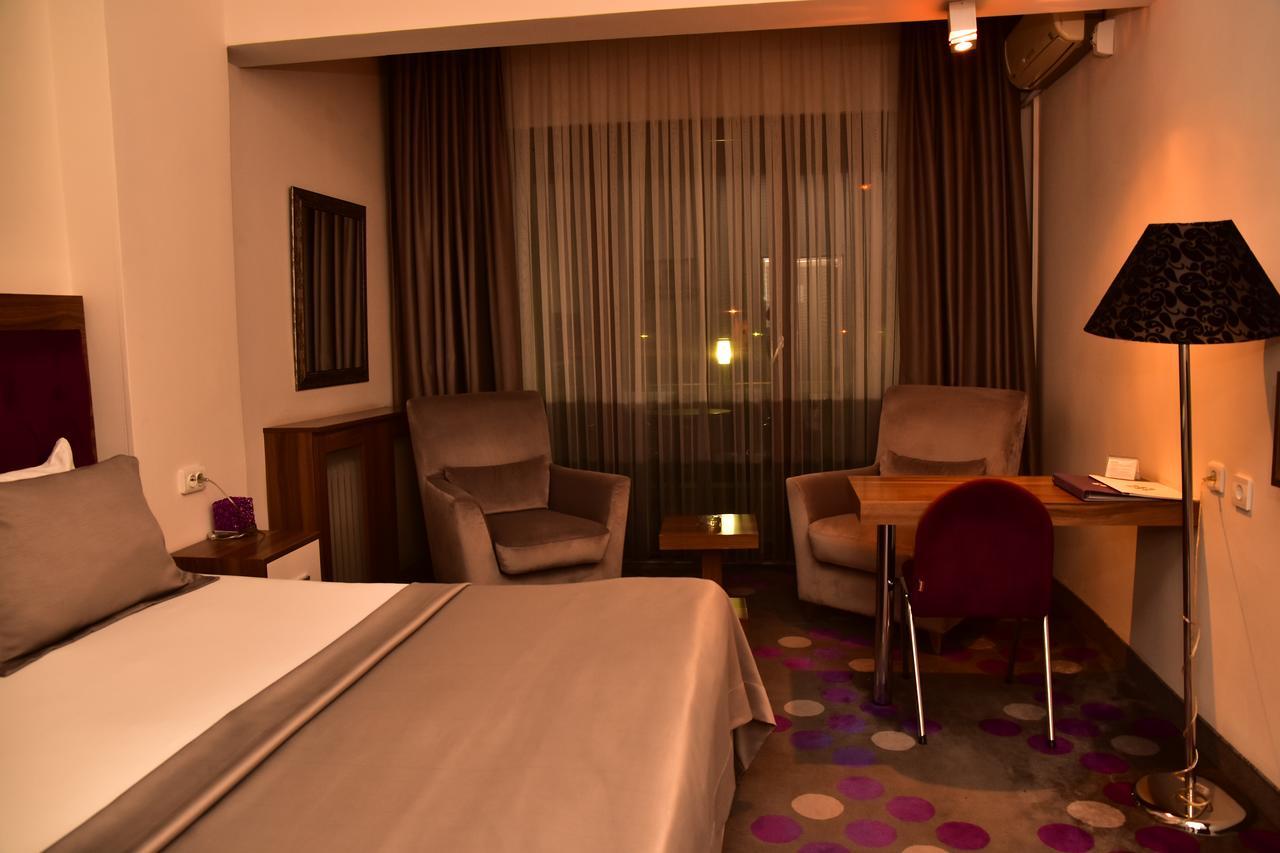 Hande Hotel Mustafakemalpaşa Екстериор снимка